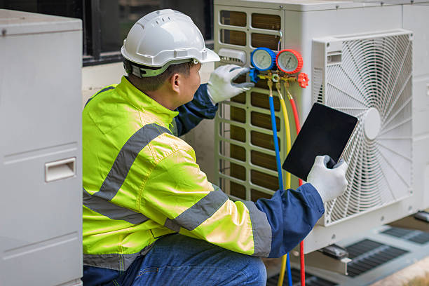 Professional Emergency Hvac Repair technician working in Old Greenwich, CT